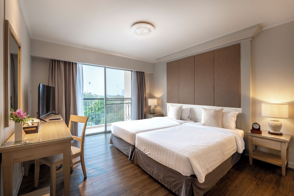2 BEDROOMS, PREMIER, SUITE
