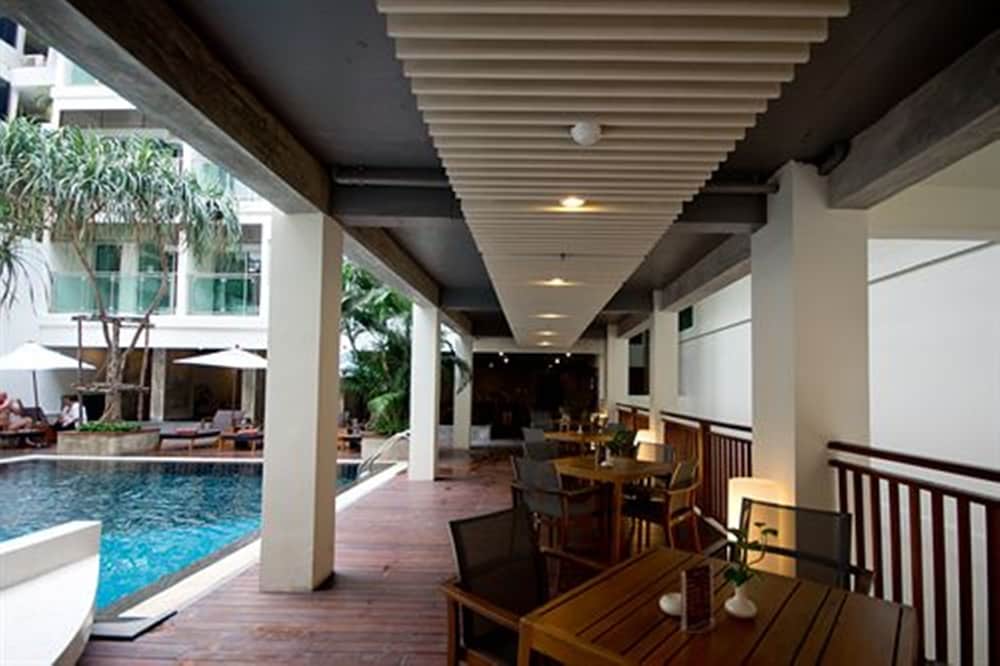 Sunshine Hotel and Residences 50/65