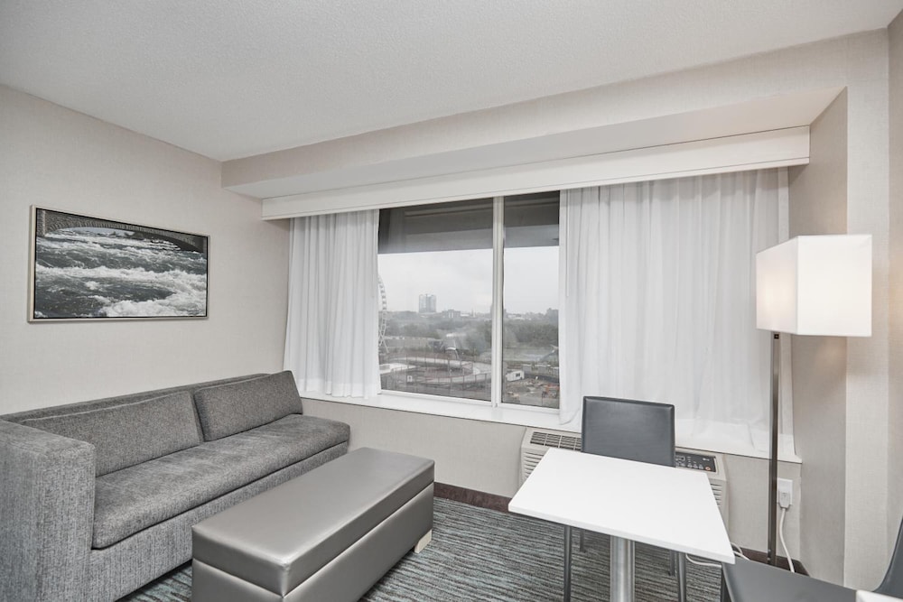 Imperial Hotel and Suites 35/60