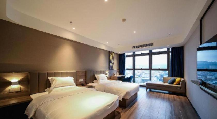7 days premium hotel(Chongqing T3 terminal store) 22/55