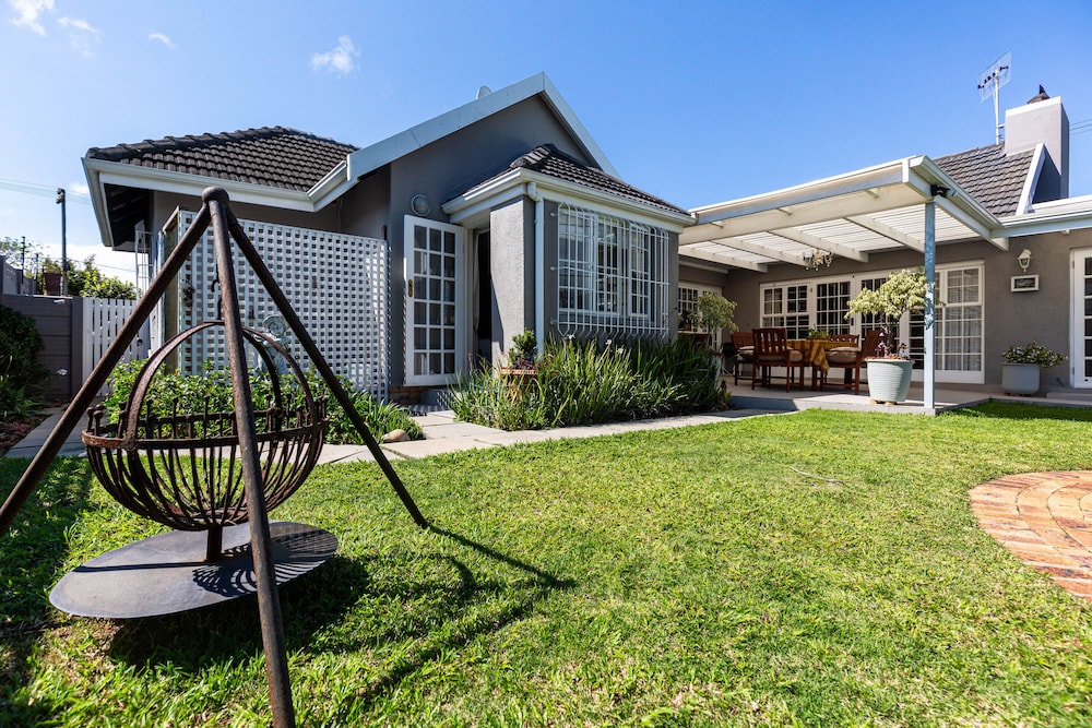 Brookdale House 26/32
