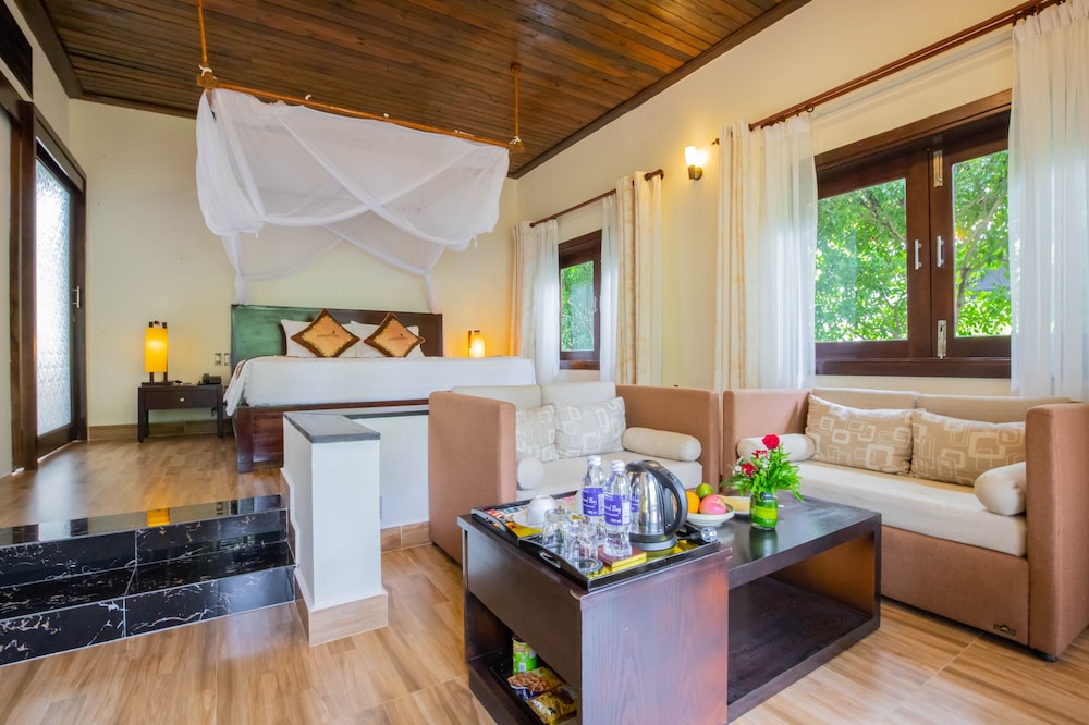 Diamond Bay Resort & Spa 55/74