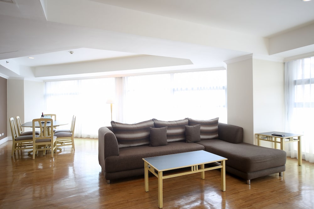 Infinity Towers Suites 36/50
