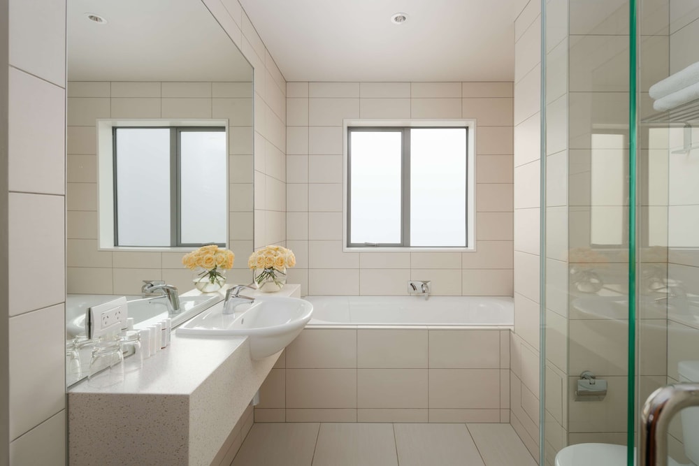 Rydges Latimer Christchurch 46/50