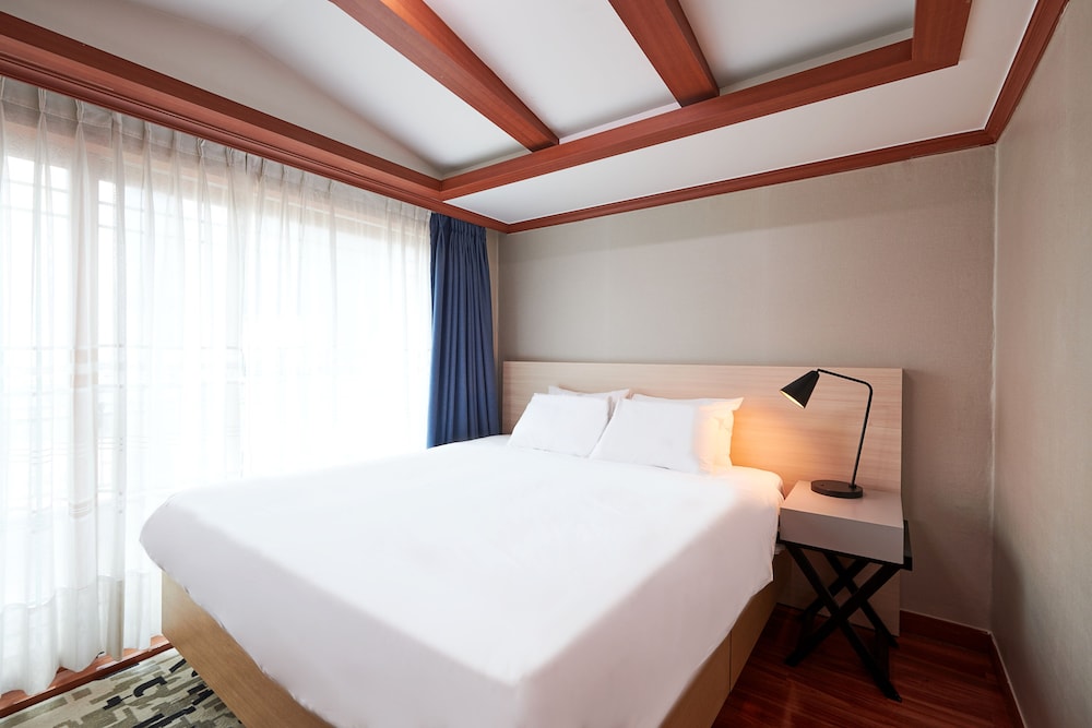 Standard, King Bed