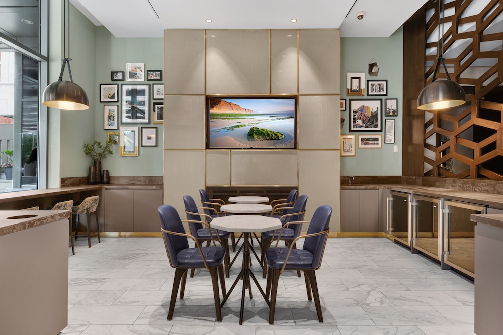 Global Luxury Suites Downtown Jersey City 56/71