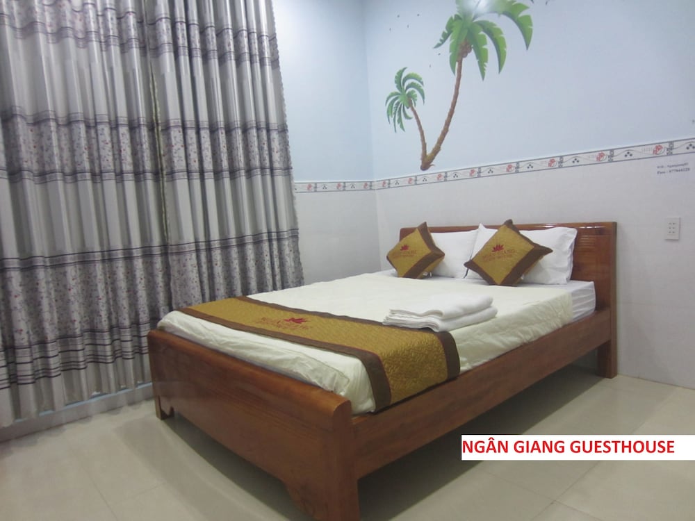 Ngan Giang Guest House 24/65