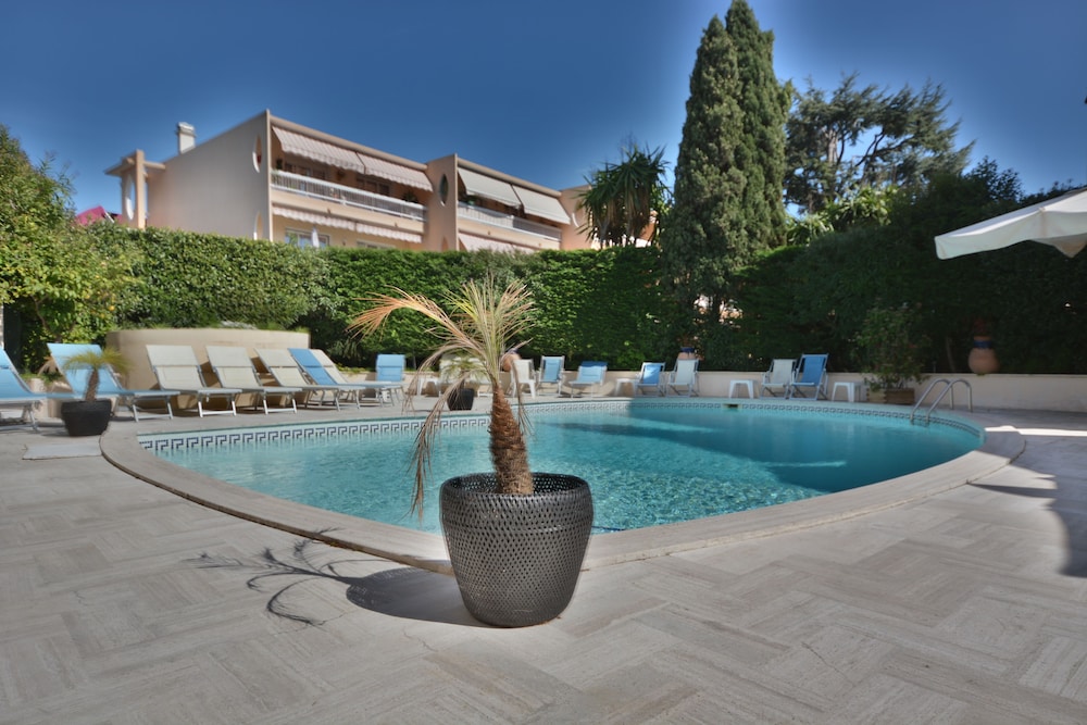HOTEL DE LA MER 45/50