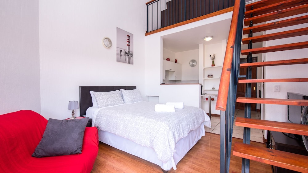 JoziStay Savannah Lodge Apartments - Honeydew 4/25