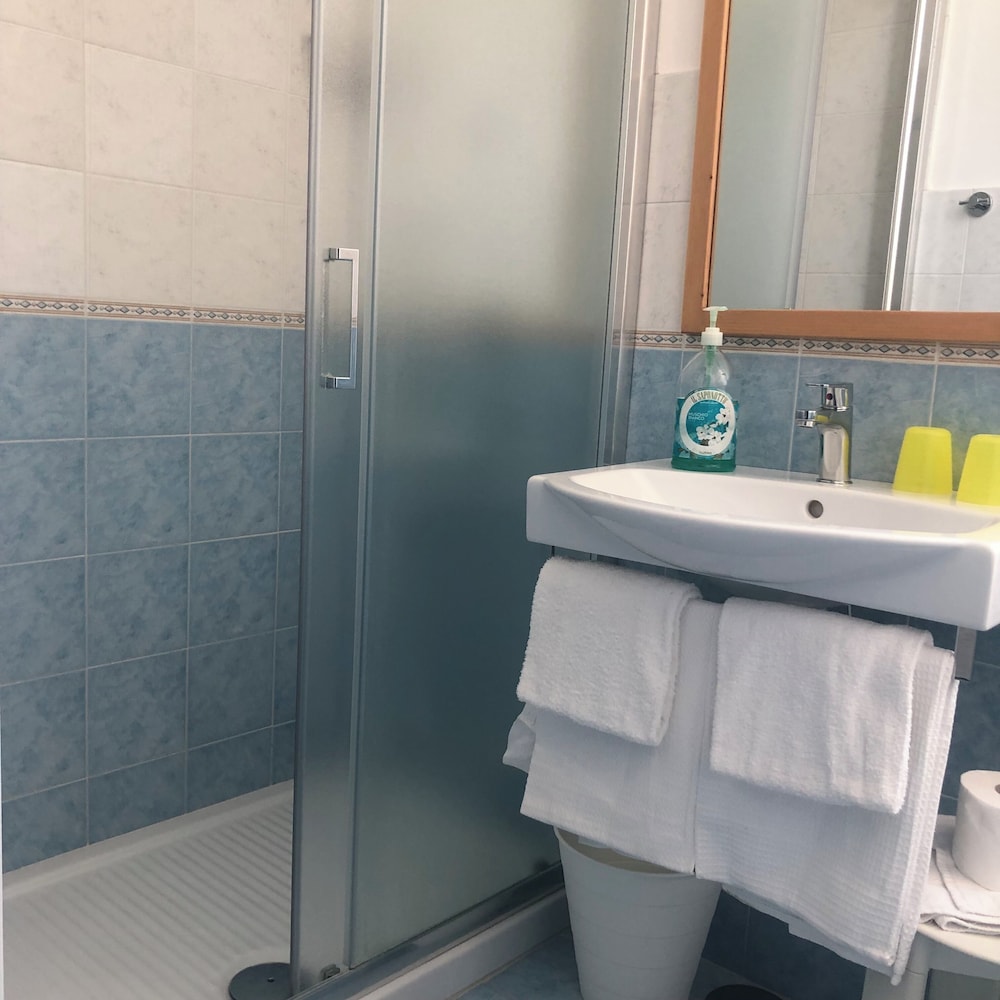 غرفة كلاسيكية بسرير مزدوج بإطلالة على البحر، Hotel Dania 10/10
