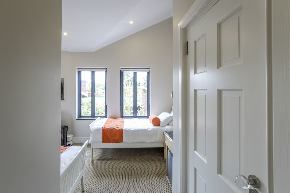 Orange Inn Knysna 45/46