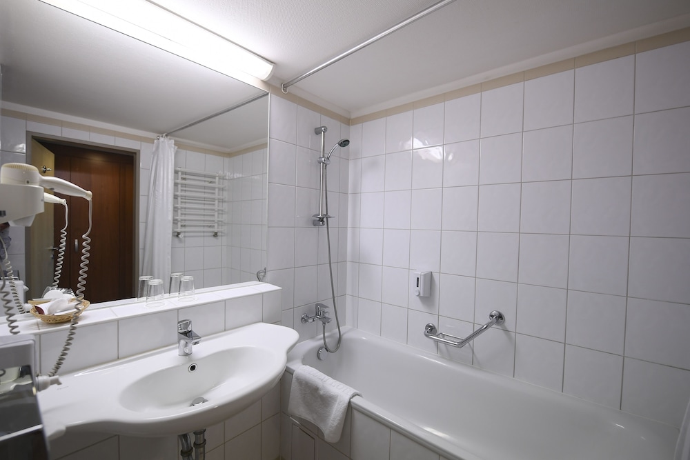 Hunguest Hotel Bal Resort 75/76