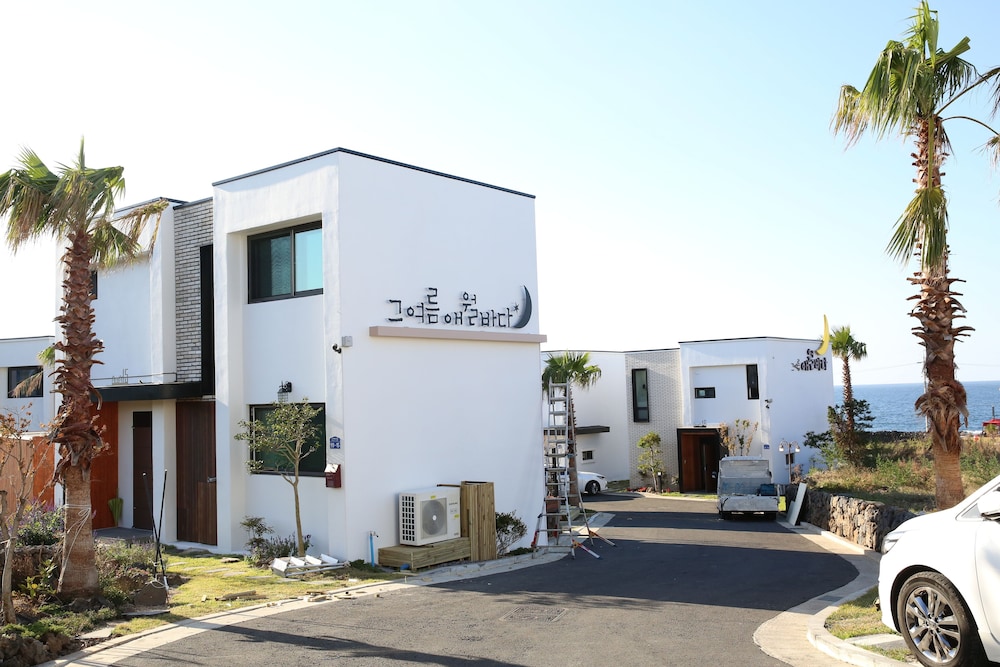 Aewol Bada House 38/50