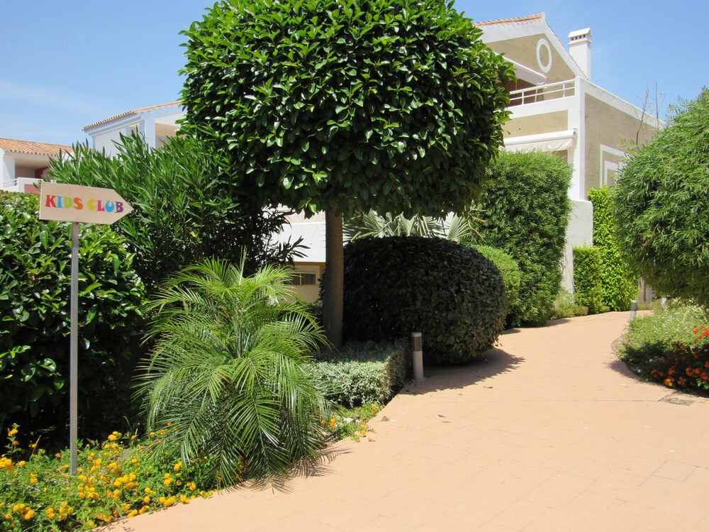 Cortijo Del Mar Resort 45/50