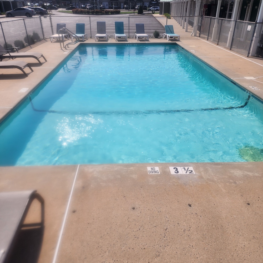 Sea Girt Lodge 40/72