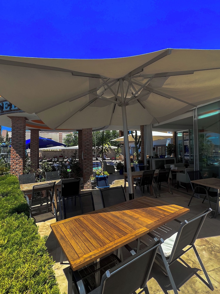 Akkan Beach Hotel 52/68