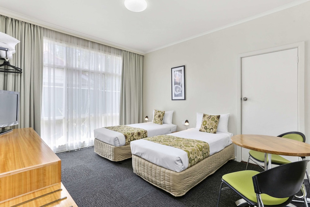 Botanical Hotel 16/36