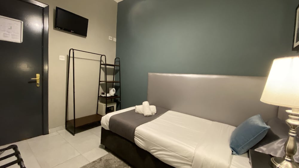 SLIEMA MARINA HOTEL 15/70