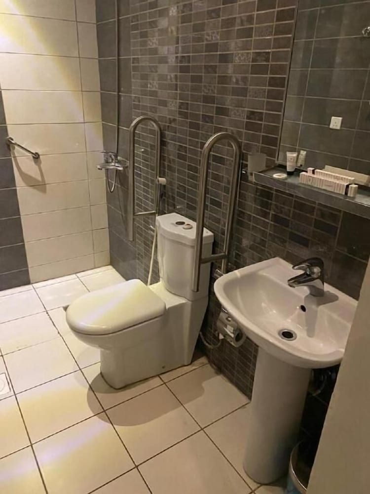 Julanar Alsharq Suites 43/44