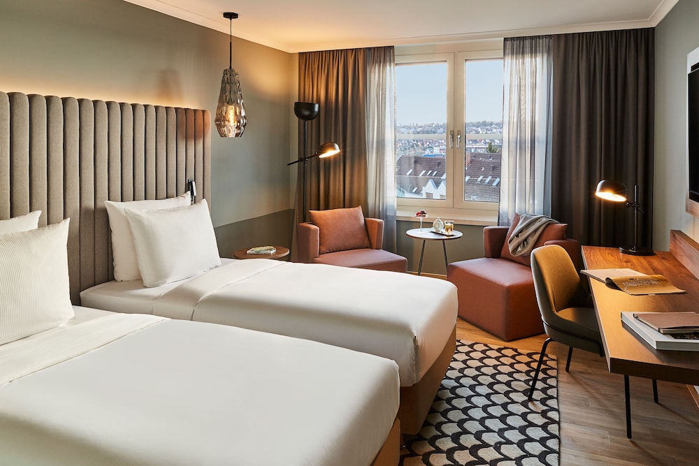 DELUXE, TWIN BEDS