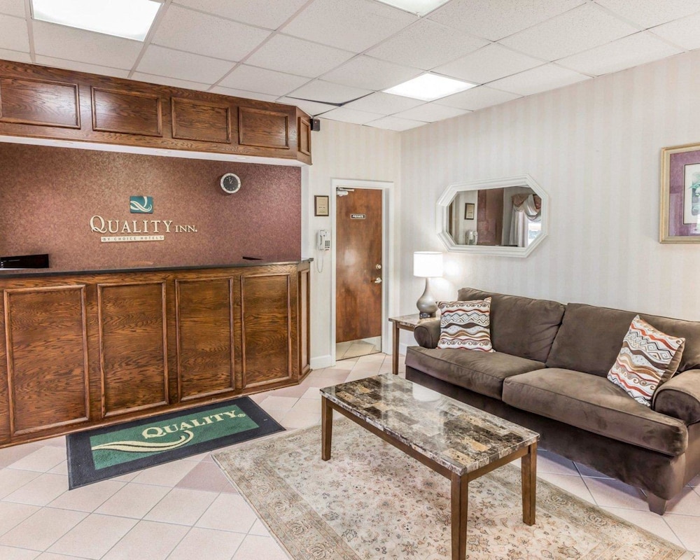 Quality Inn Pell City I-20 exit 158 13/37