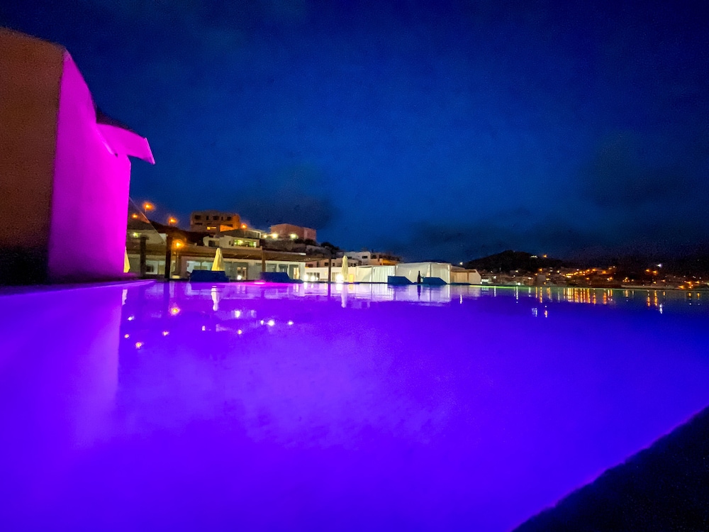 Ouril Hotel Mindelo 31/50