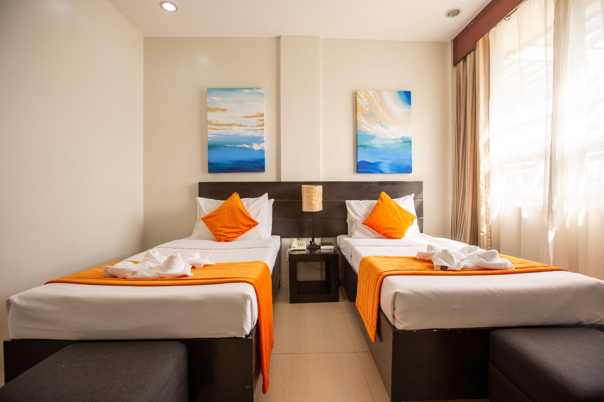 Superior, Holiday Suites Hotel Amp Resort 2/2