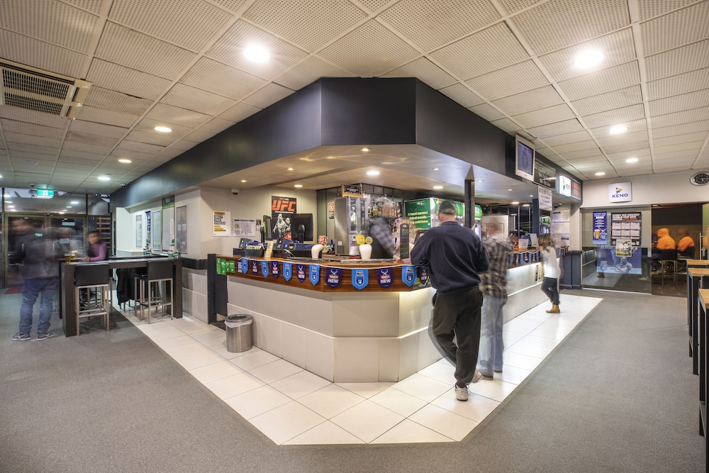 Greenacre Hotel 3/53