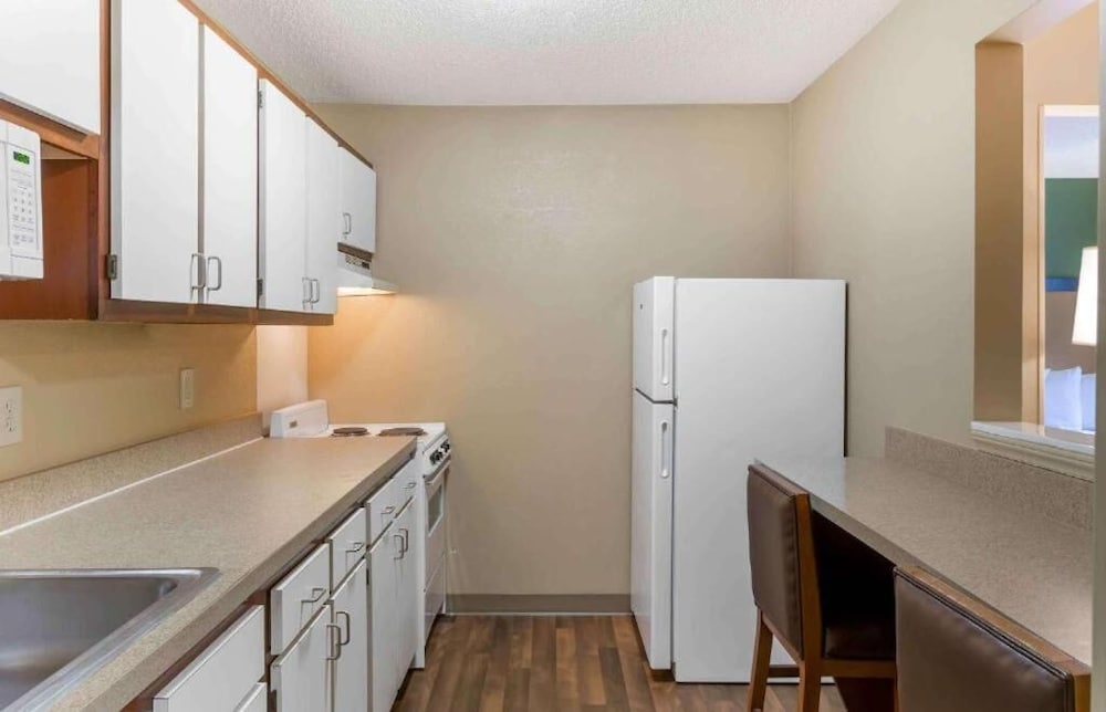 Suburban Studios Cary - RDU Airport 31/31