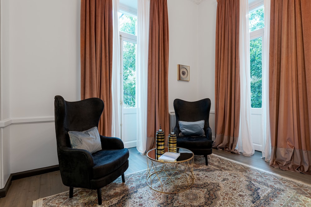 2Mazi Suites 36/47