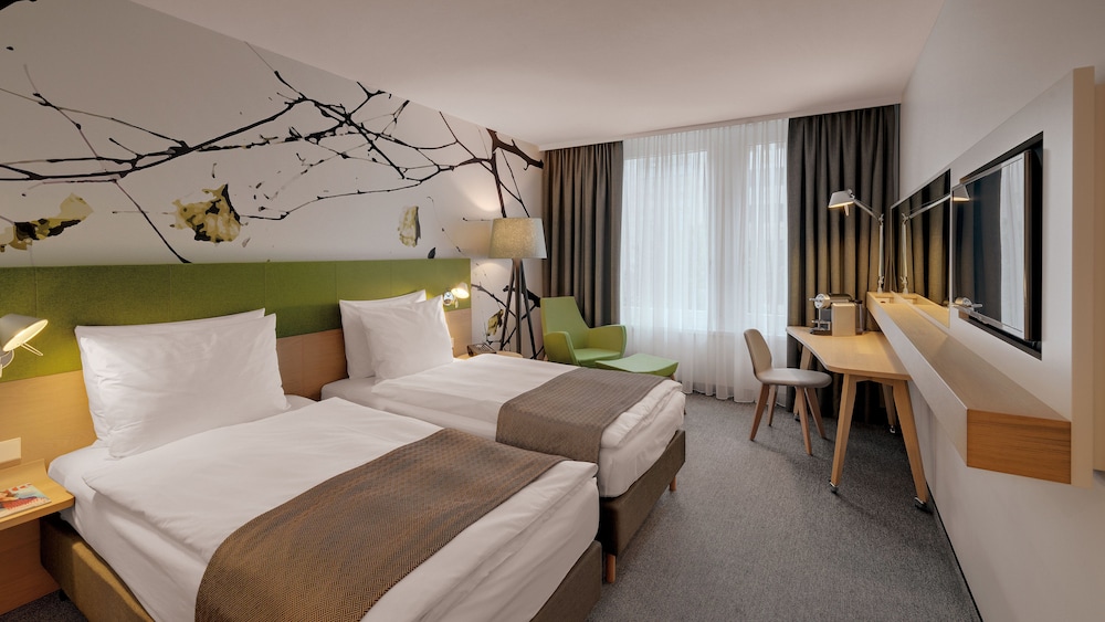 HOLIDAY INN FRANKFURT ALTE OPER 13/75