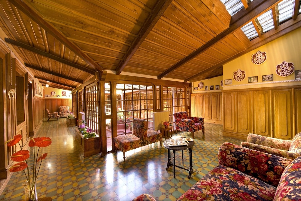 Welcomheritage Ferrnhills Royale Palace 17/40
