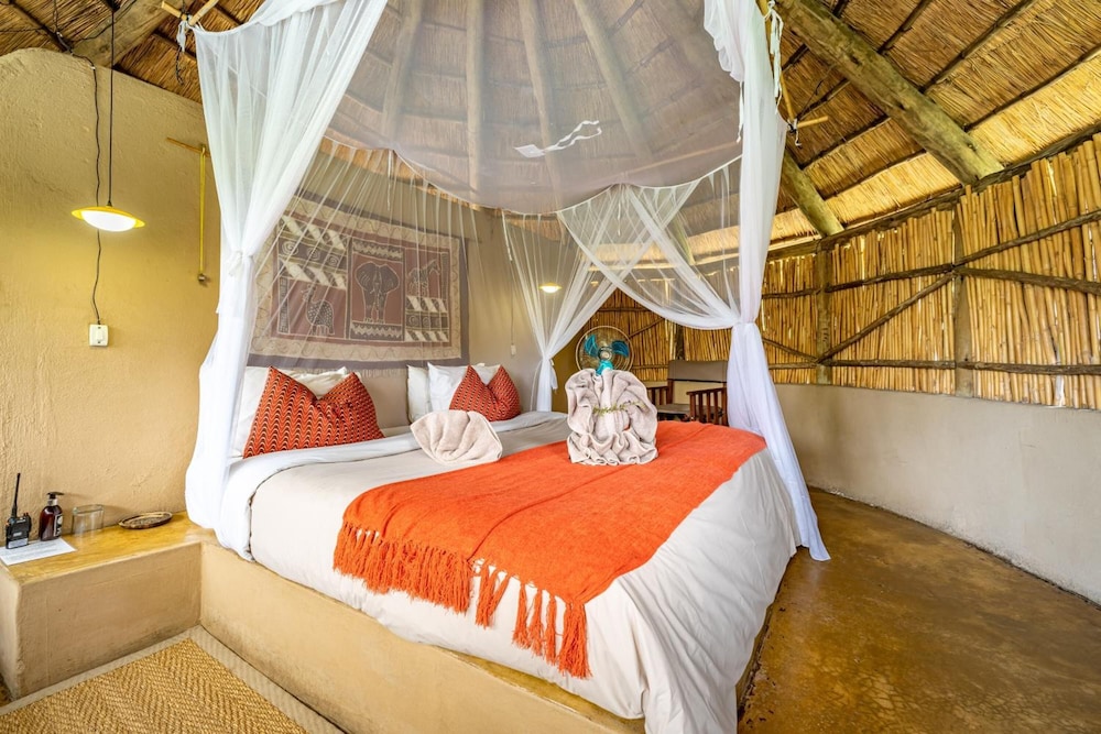 Umlani Bushcamp - Lodge 8/50