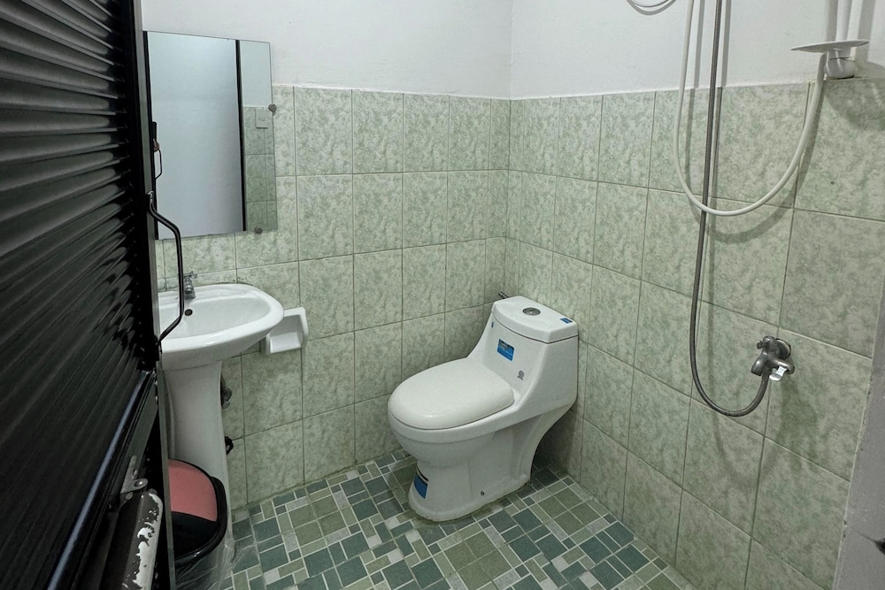EC Hotel near Laoag Airport by ZUZU 33/34