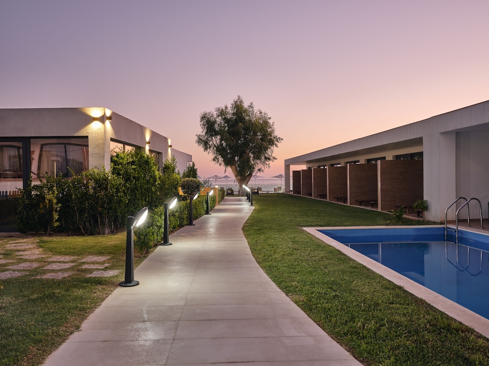 Cavo Orient Beach Hotel 37/50