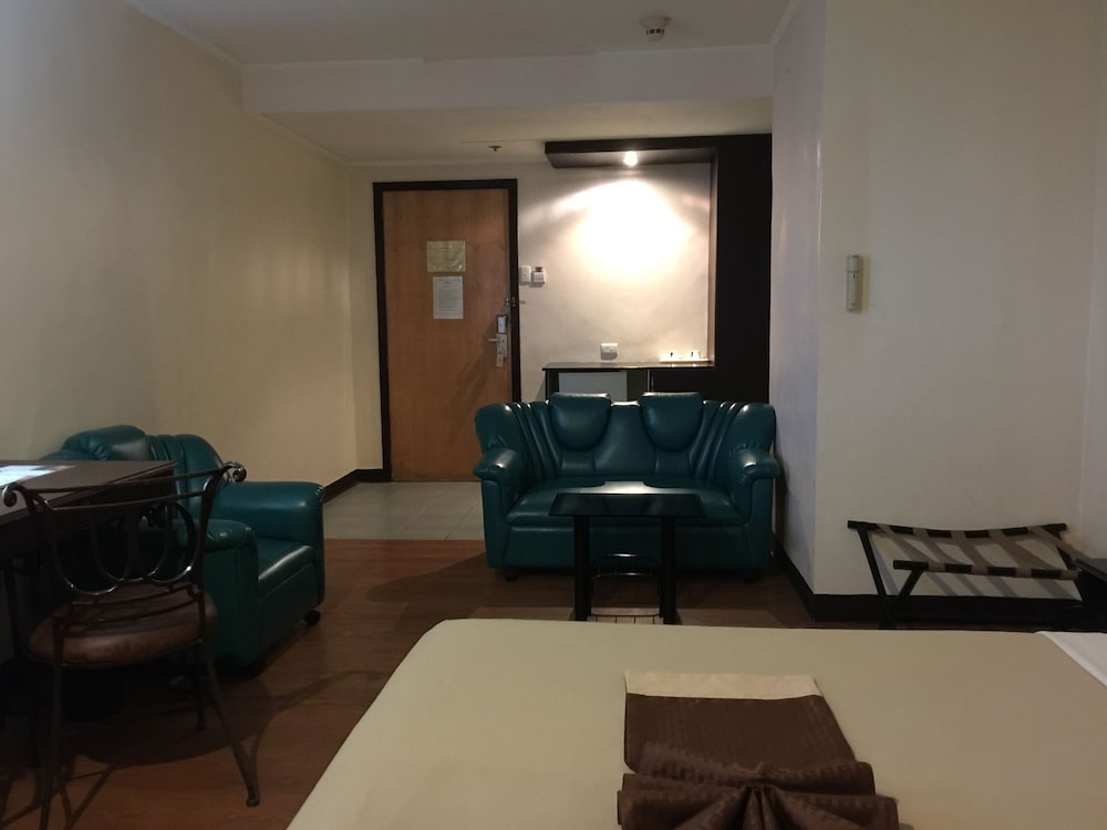 Golden Peak Hotel and Suites powered by Cocotel 41/63