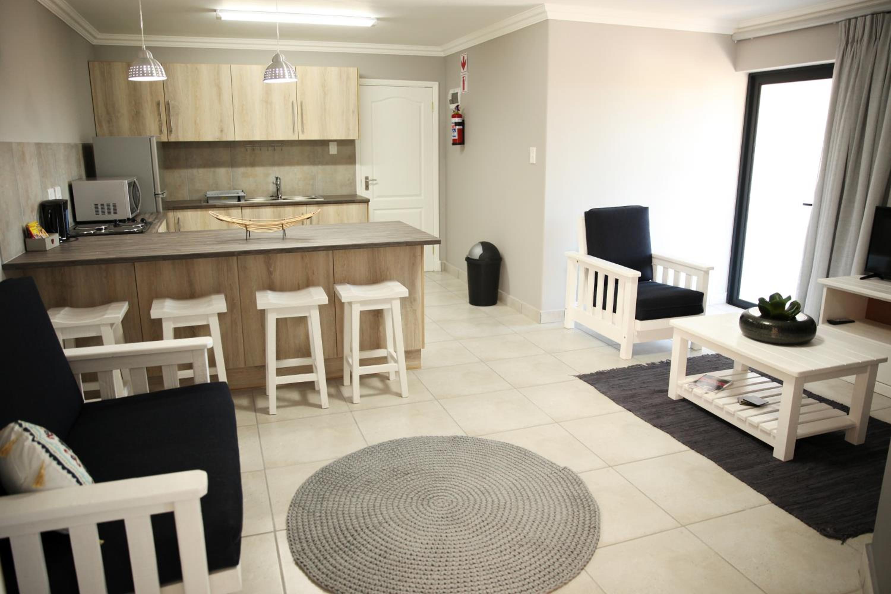 Mari-Amor Self-Catering Apartments 21/23