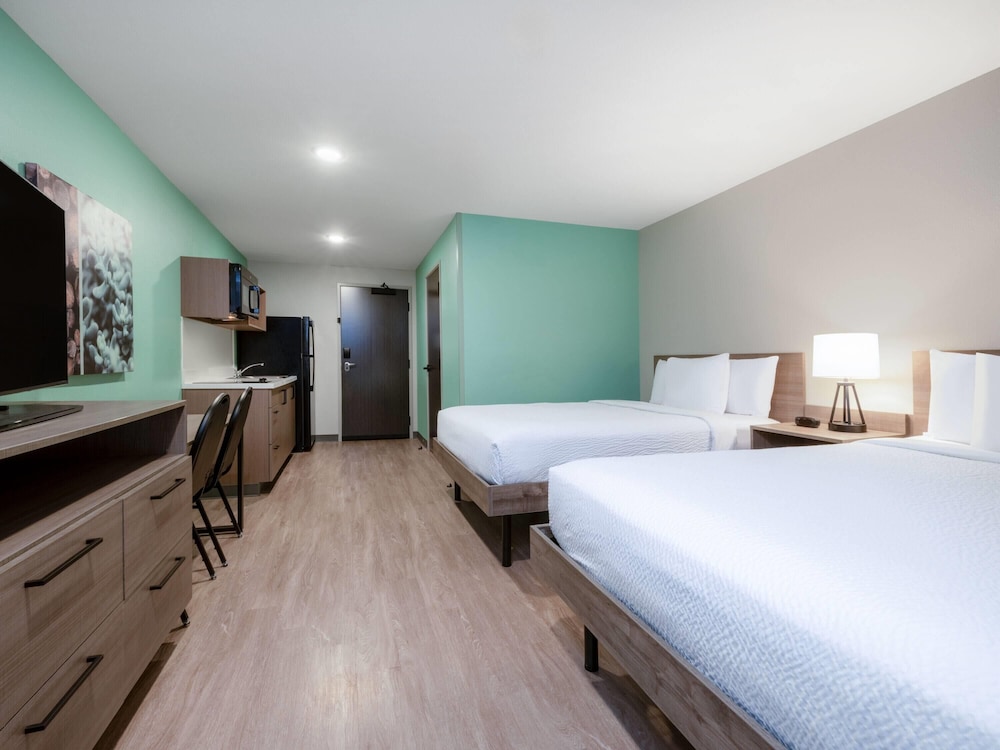 ECHO Suites Extended Stay by Wyndham Springfield Airport PLZ 19/49