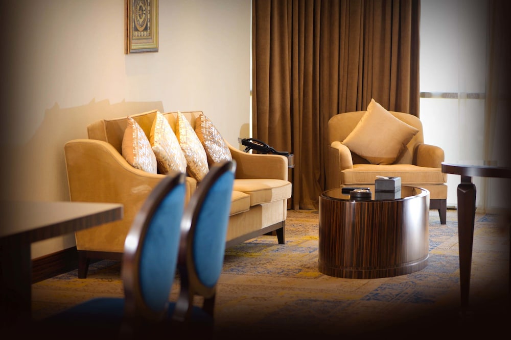 فندق ورويك الخبر(Warwick Al Khobar Hotel) 45/75