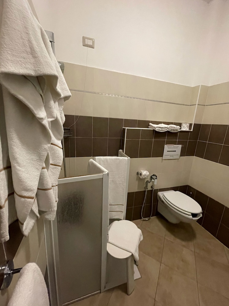 Hotel Montecarlo 17/53