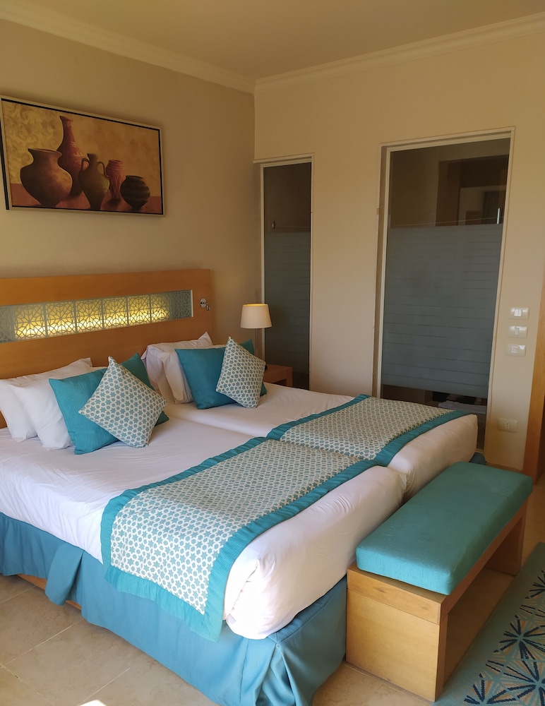 Movenpick Waterpark Resort and Spa Soma Bay 19/83