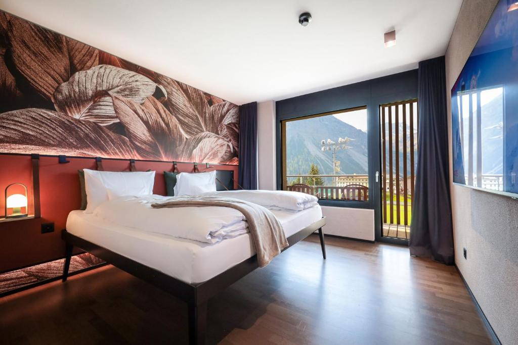 غرفة عائلية بشرفة، Hotel AVES Homebase Arosa 2/7