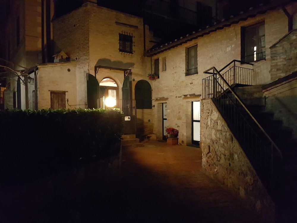 Il Pozzo Di Sant'andrea 43/50