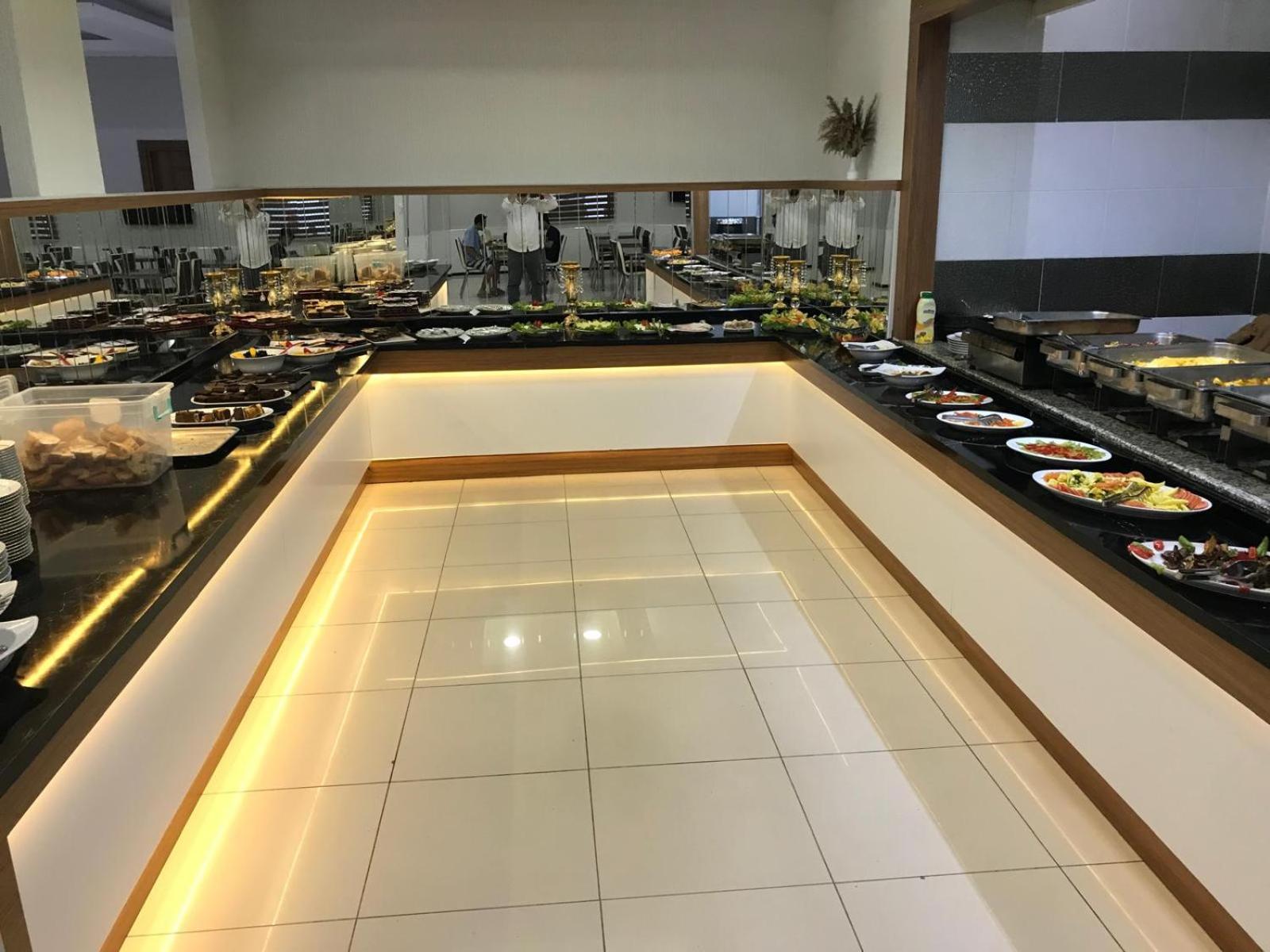 Grand Ari Otel 3/44
