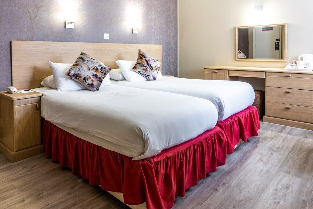 1 BEDROOM, STANDARD, DOUBLE OR TWIN BED