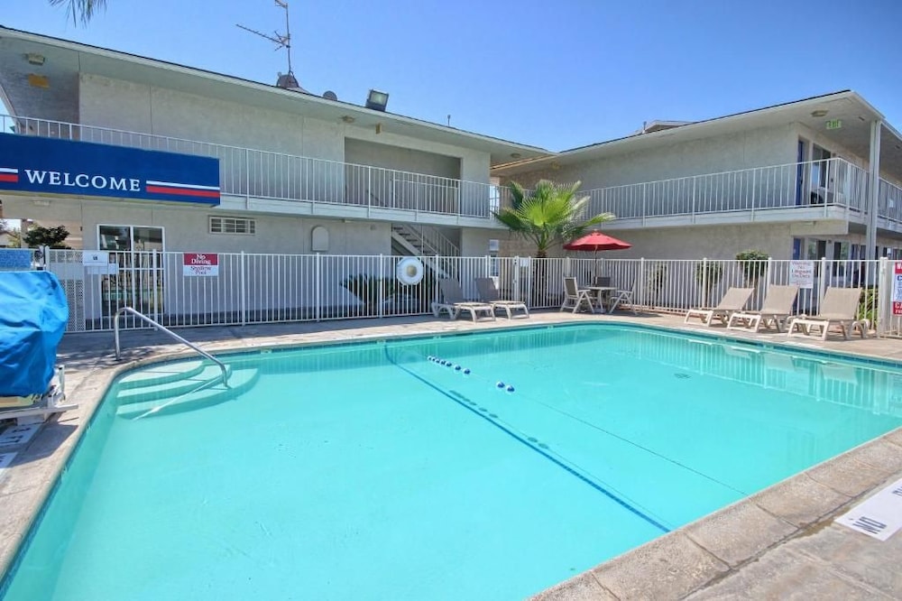 Motel6 Tulare, CA 36/60