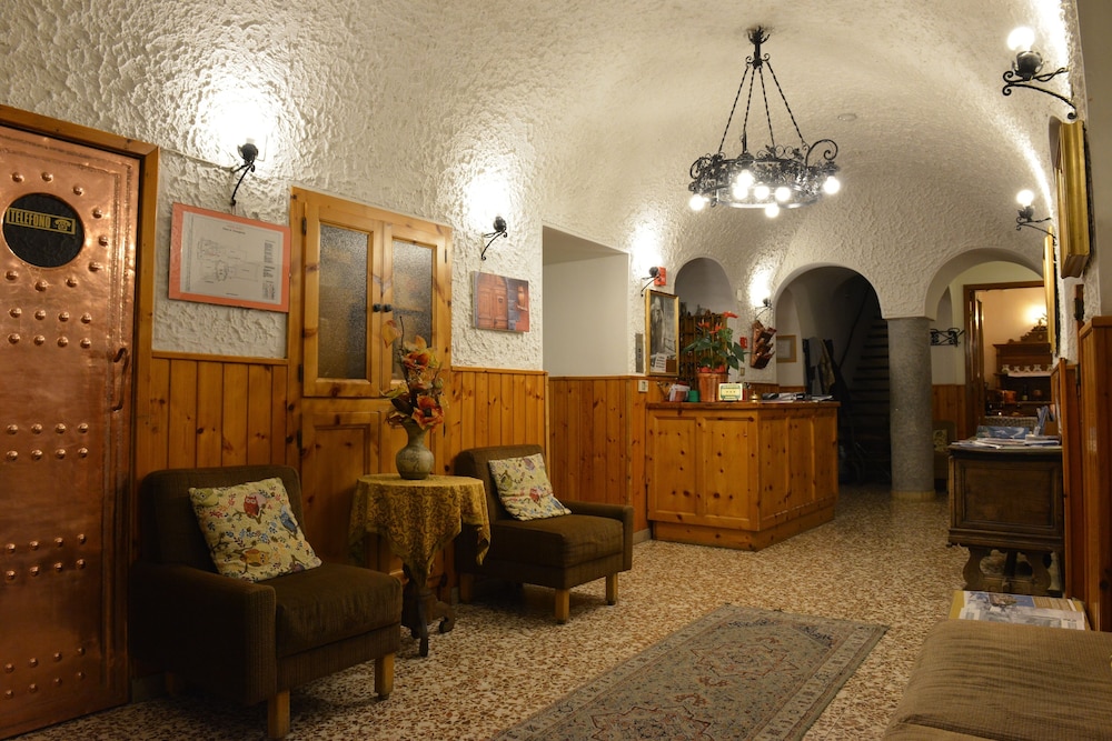 Gufo Hotel Sat Arr Dep Only 4/47