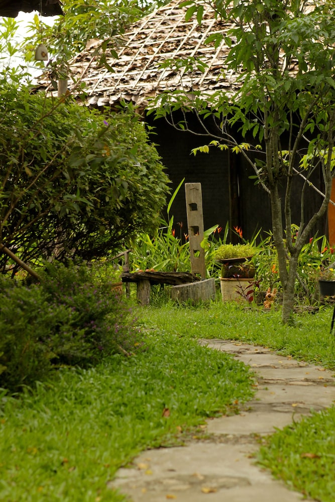 Khun Nai Tern Sai - Adults Only 14/24