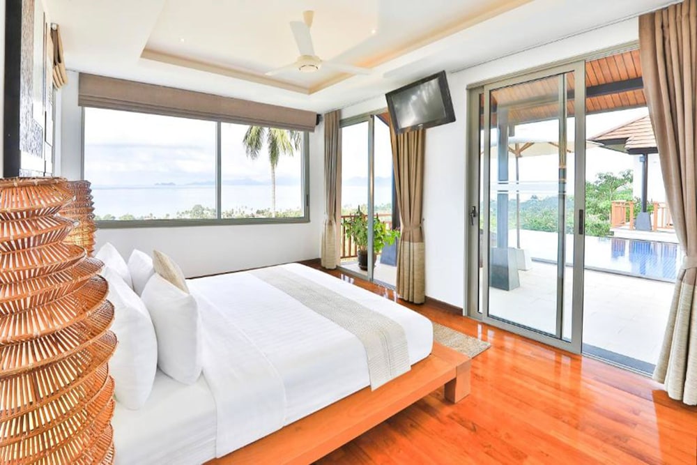 Code Samui Hotel 11/50