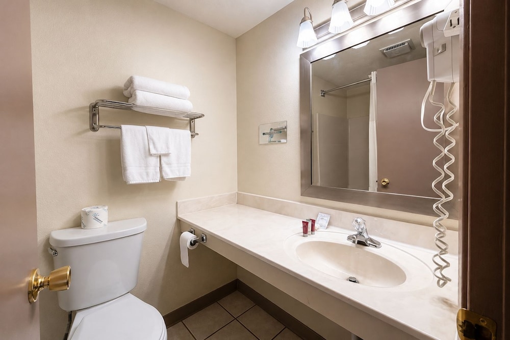 غرفة بسريرين كوين، Fairbridge Inn And Suites 5/8